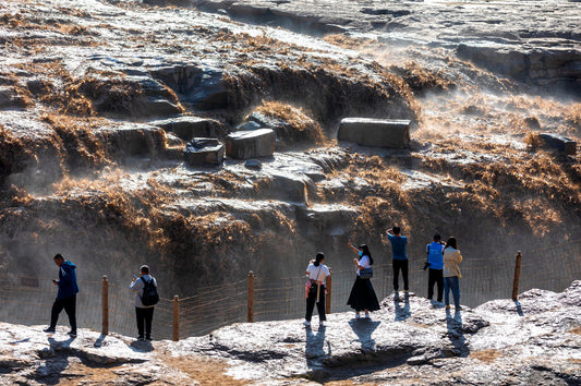 One - Day Private Car Tour from Linfen to Hukou Waterfall & Xiaoxitian