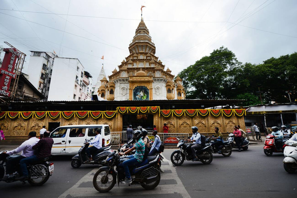 Pune Highlights: Day Tour from Mumbai with Private Car & Guide