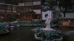 Private Car Tour of Shanghai Yu Garden & Jade Buddha Temple & The Bund & Shanghai Tower
