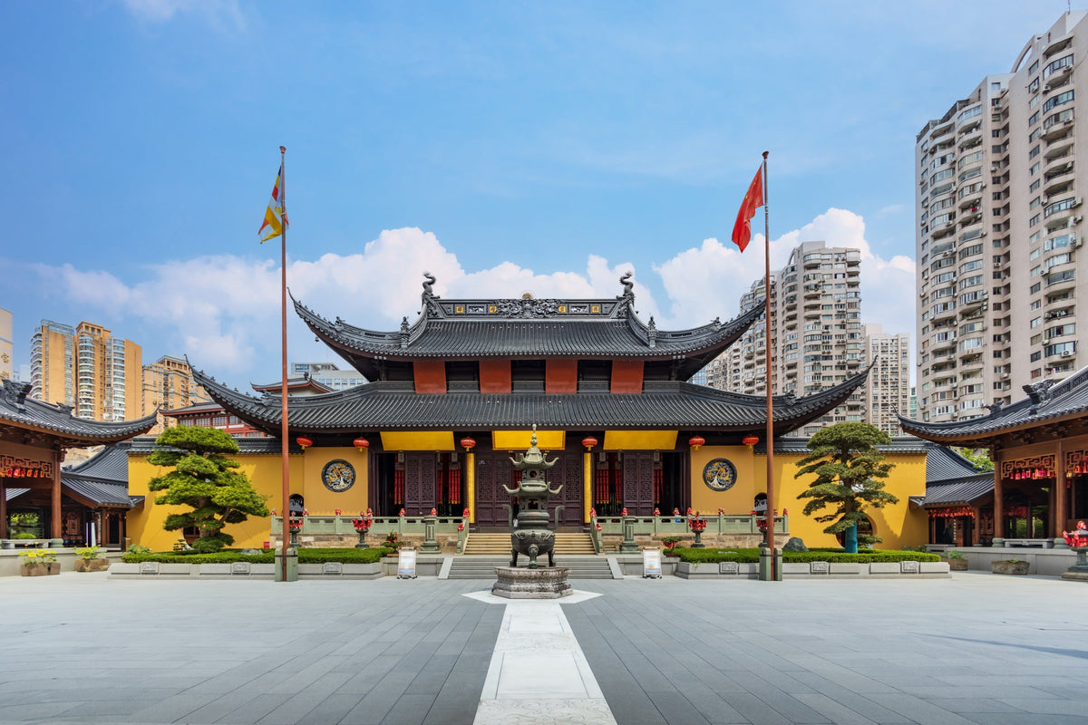 Private Car Tour of Shanghai Yu Garden & Jade Buddha Temple & The Bund & Shanghai Tower