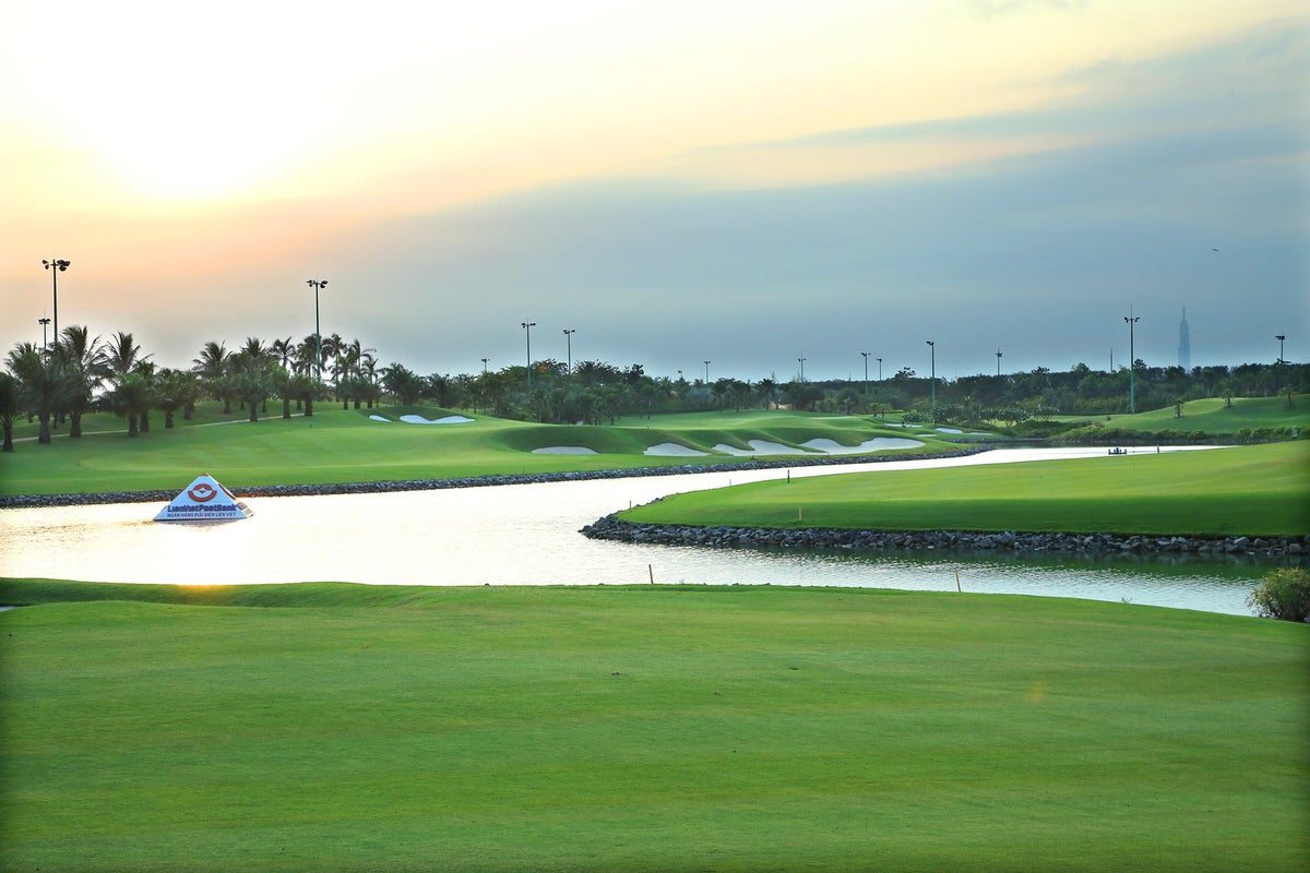Ha Noi - Long Bien Golf Course With Private Car & Cadie