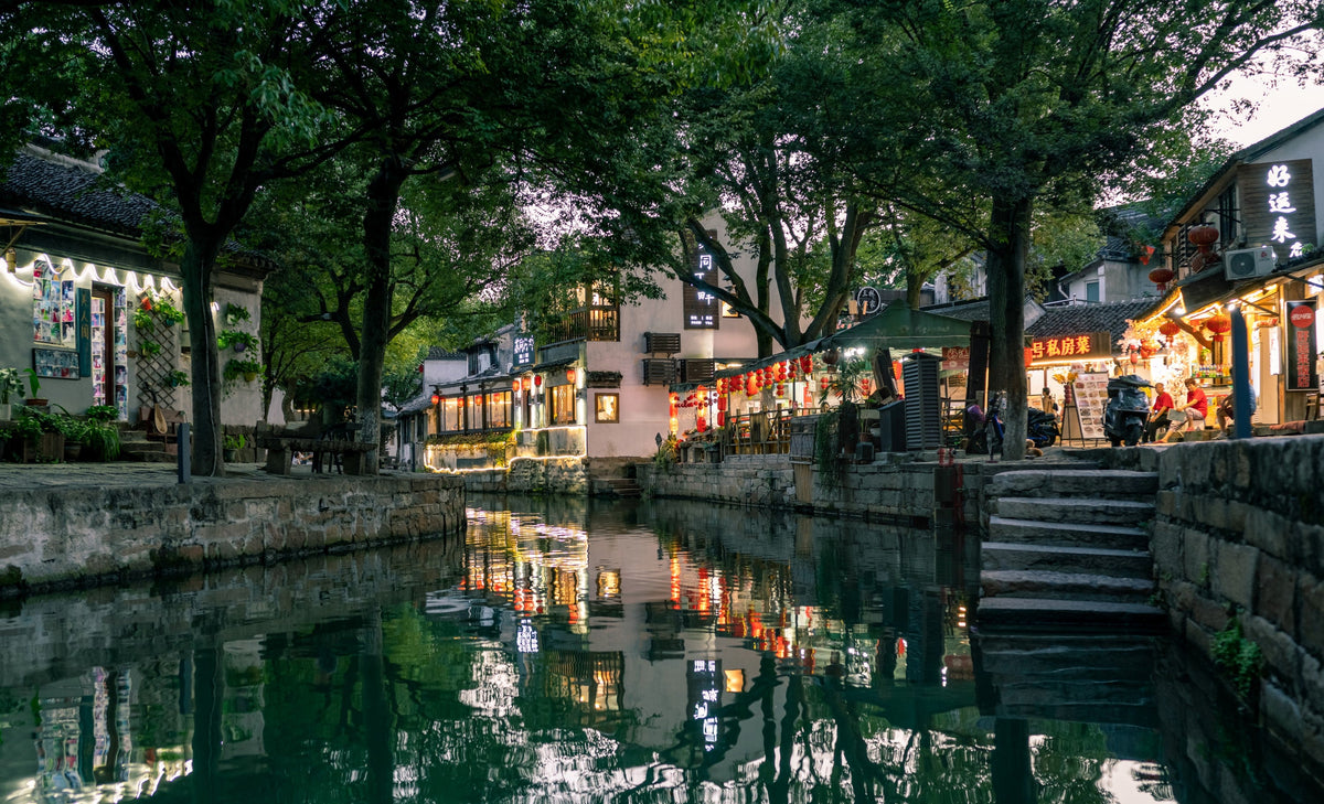 Tongli Ancient Town & Pingjiang Road & Suzhou Museum Private Car Day Tour