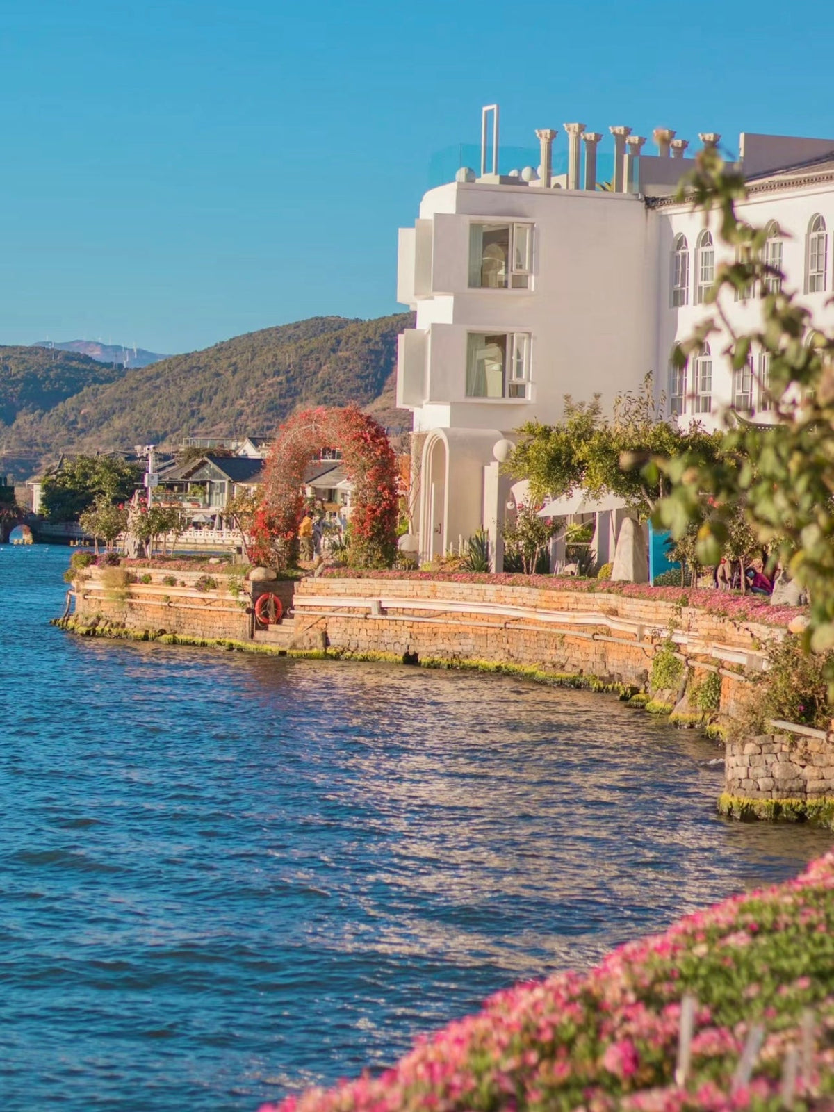 Private Car Charter Tour: One - Day Tour of Erhai Lake, Dali, Yunnan