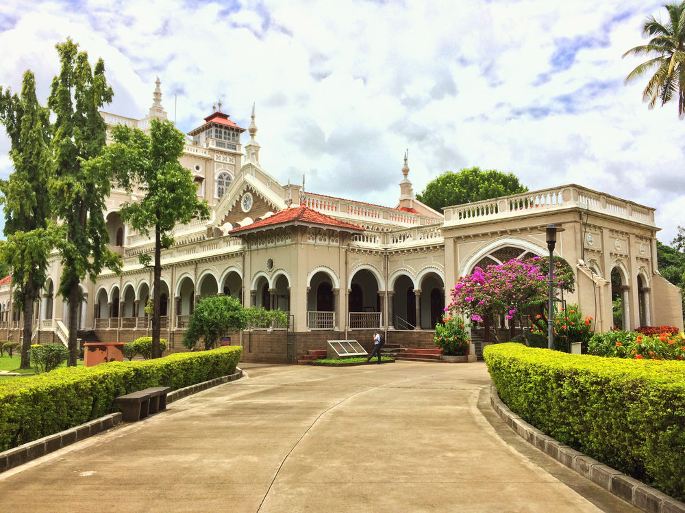 Pune Highlights: Day Tour from Mumbai with Private Car & Guide