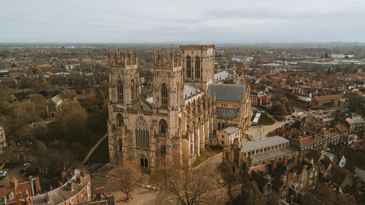 [Departure from Manchester] York Classic Chinese One - Day Chartered Tour: Includes a visit to Castle Howard or Selby Abbey (1 - 6 passengers) | Mandarin - Cantonese driver - guide service