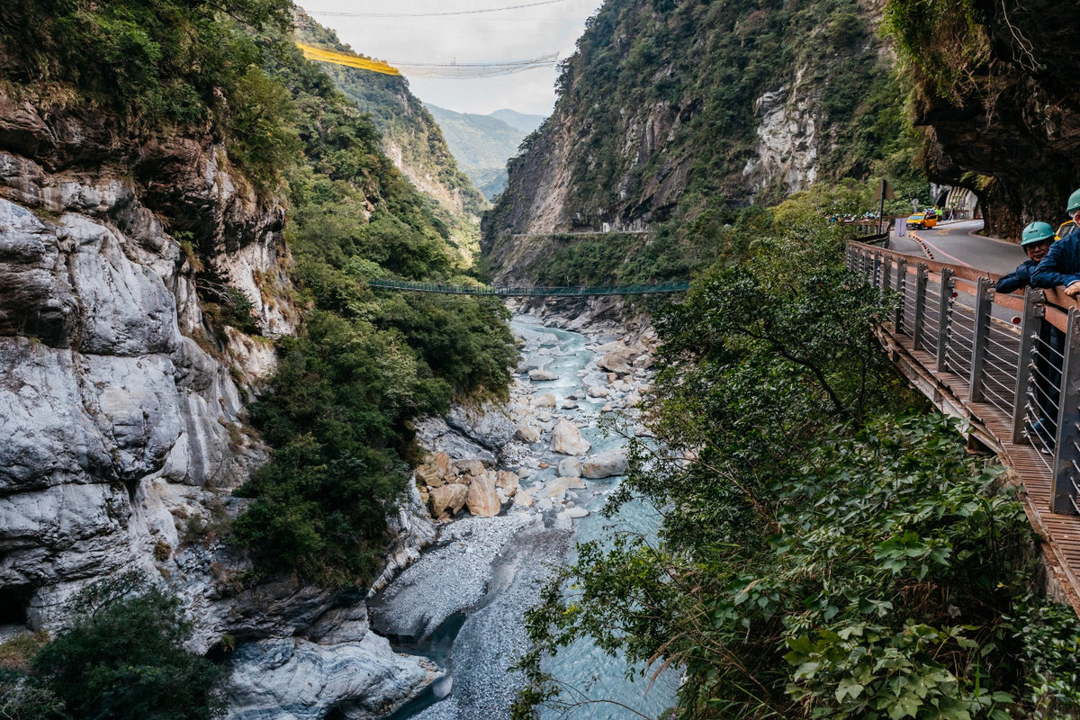 Hualien Departure: Hualien Car Rental with Driver to Taroko Gorge - Qingshui Cliffs - Container starbucks