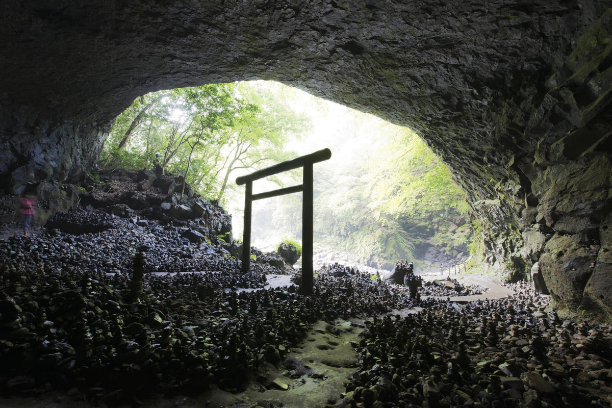 Private car tour from Kumamoto to Takachiho (Aso) and surrounding areas | Takachiho Gorge | Amanoiwato Shrine | Takachiho Shrine | Takachiho Trolley Train | Mount Aso | Kusasenri | Kamishikimi Kumanoimasu Shrine, etc.