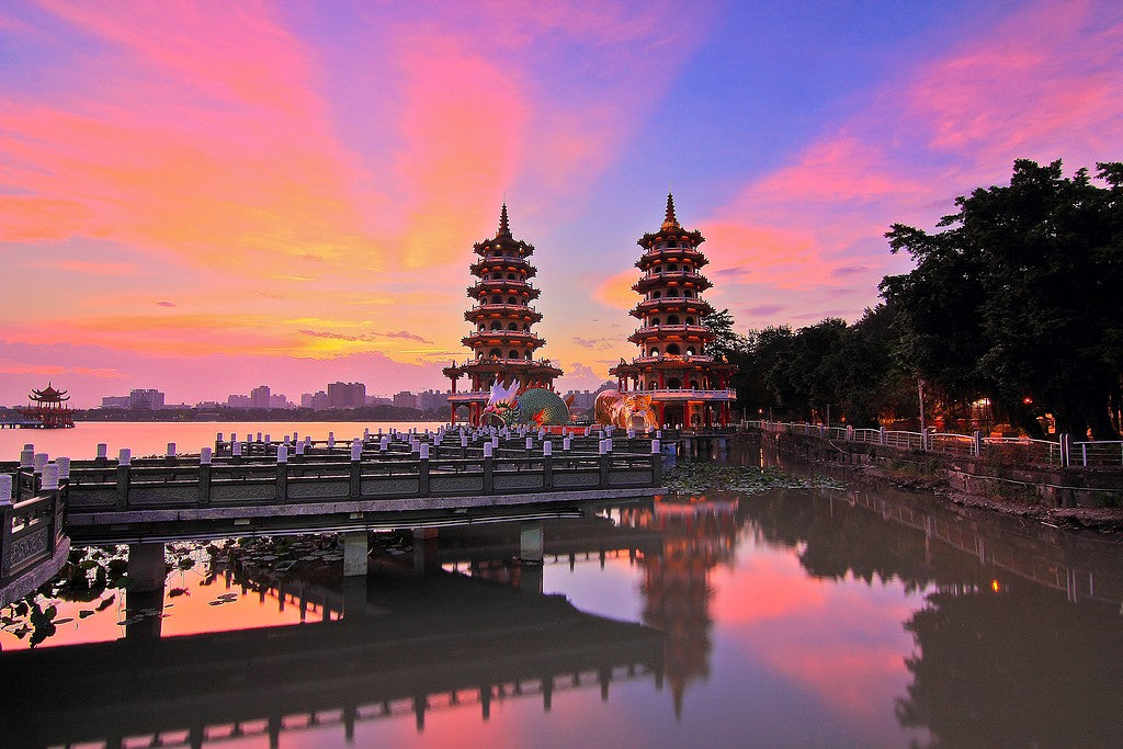 Kaohsiung Departure: Kaohsiung Car Rental with Driver to Qijin - Love River - Liuhe & Ruifeng Night Marke