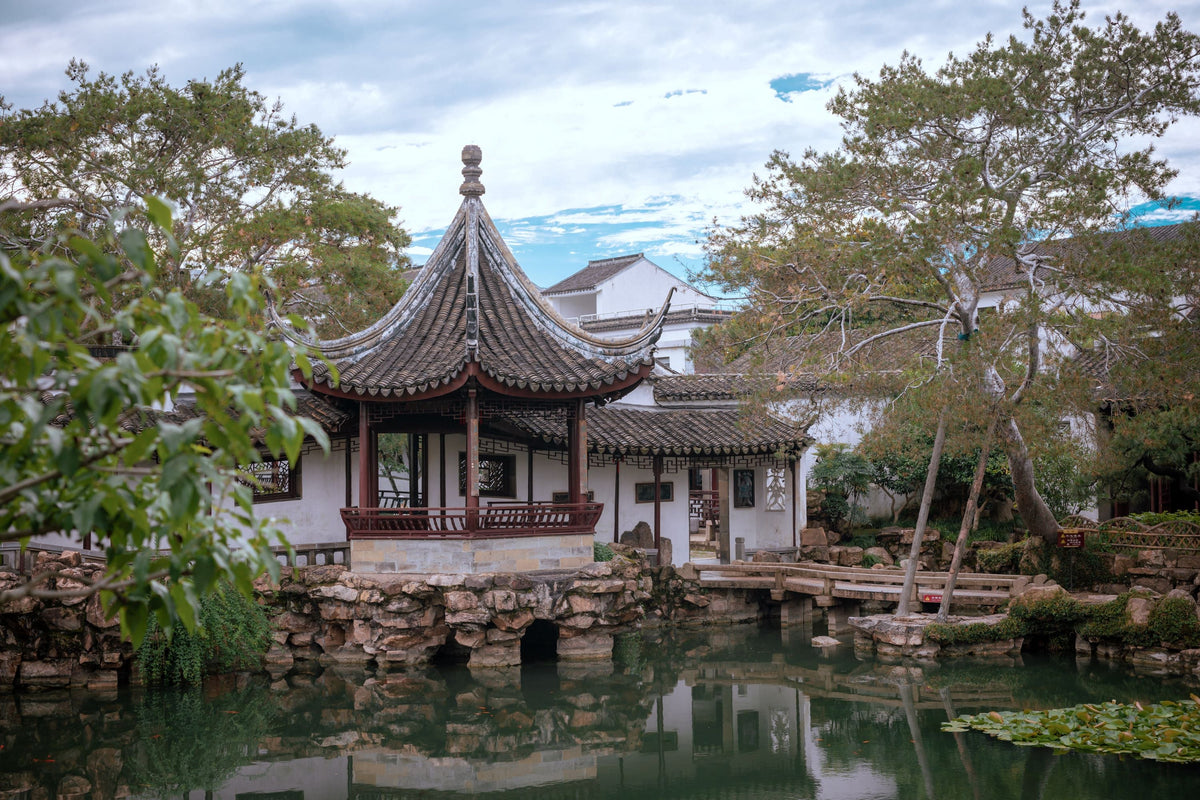 Wumen Bridge & Canglang Pavilion & Master of the Nets Garden & Ligong Causeway Private Car Day Tour