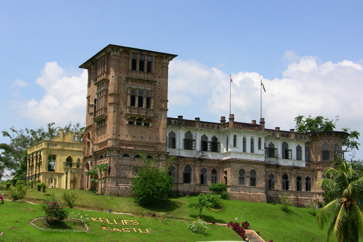 Ipoh Private Car Charter from Kuala Lumpur: Lost World of Tambun, Gua Tempurung, Kek Lok Tong Cave and Mo