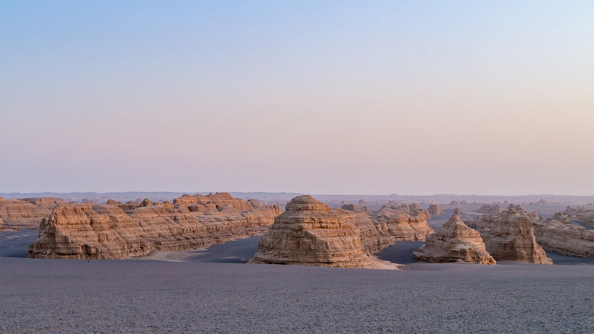 Chartered car tour Dunhuang one - day chartered car tour (optional Mogao Grottoes - Mingsha Mountain - Yumen Pass - Yardang Ghost City - Yulin Grottoes)