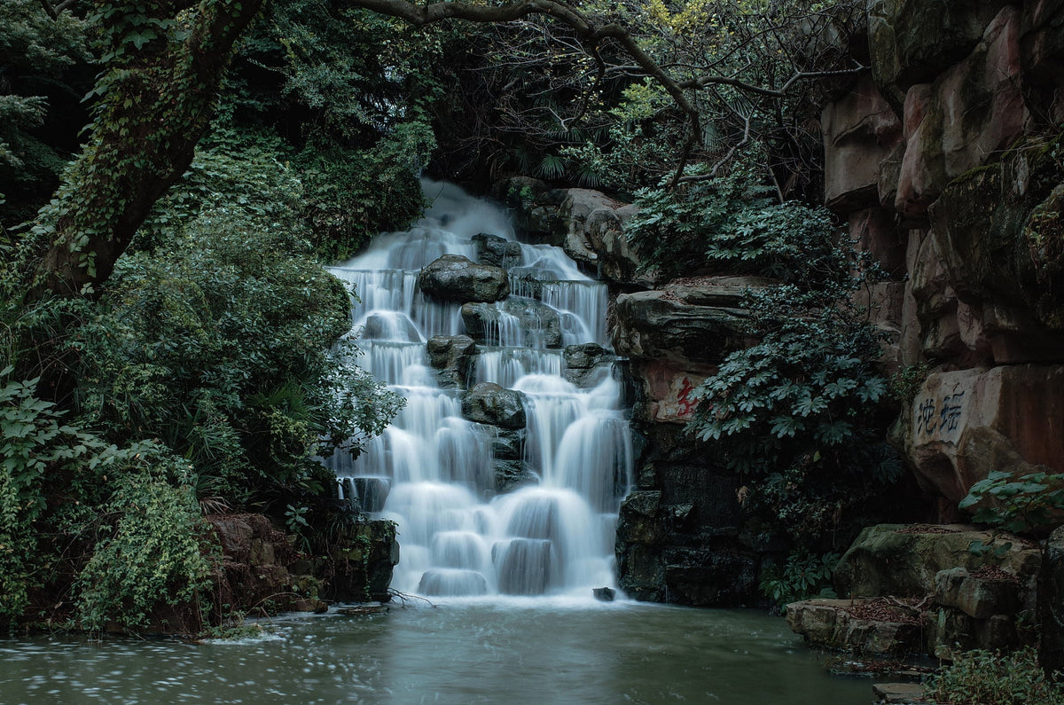 Guilin Gudong Waterfall & Li River Crown Rock Chartered Tour