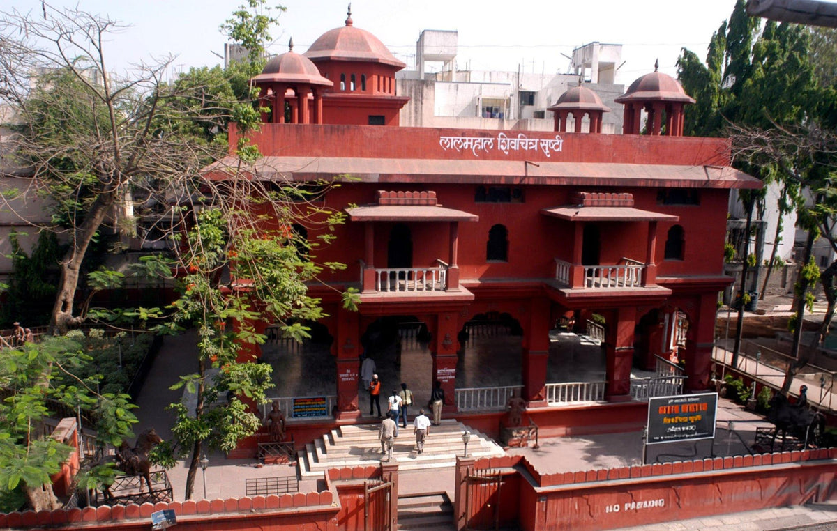 Pune Highlights: Day Tour from Mumbai with Private Car & Guide